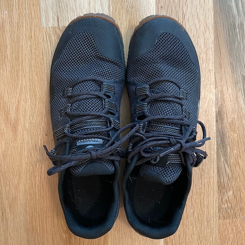 Merrell Trail Glove 6 (worn twice)
Color: Black/Gum 
Size: 10.5
